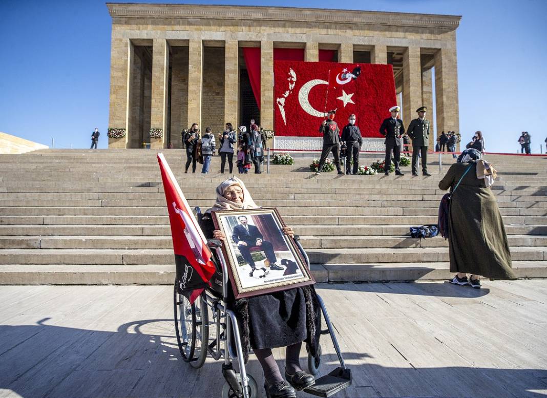 Anıtkabir 29 Ekim’de saat kaça kadar açık olacak? 2025 Cumhuriyet Bayramı Anıtkabir ziyaret saatleri belli oldu! 2